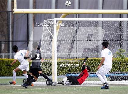 Thumbnail 2 in Robert F. Kennedy Community vs. Smidt Tech (CIF LACS D3 Final) photogallery.