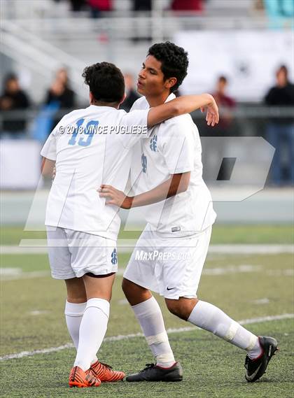 Thumbnail 3 in Robert F. Kennedy Community vs. Smidt Tech (CIF LACS D3 Final) photogallery.