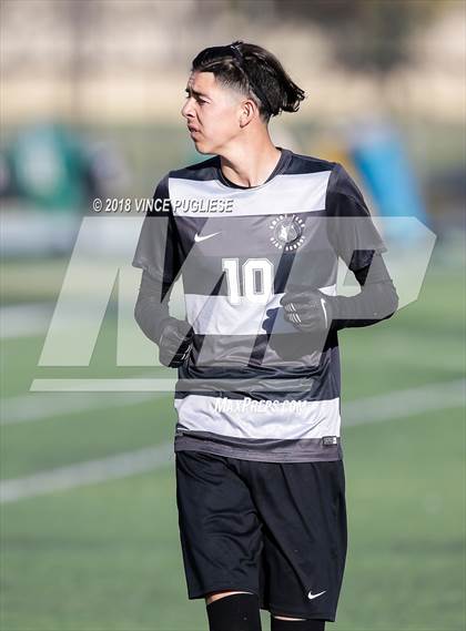 Thumbnail 2 in Robert F. Kennedy Community vs. Smidt Tech (CIF LACS D3 Final) photogallery.