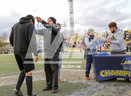 Thumbnail 2 in Robert F. Kennedy Community vs. Smidt Tech (CIF LACS D3 Final) photogallery.