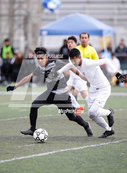 Thumbnail 3 in Robert F. Kennedy Community vs. Smidt Tech (CIF LACS D3 Final) photogallery.