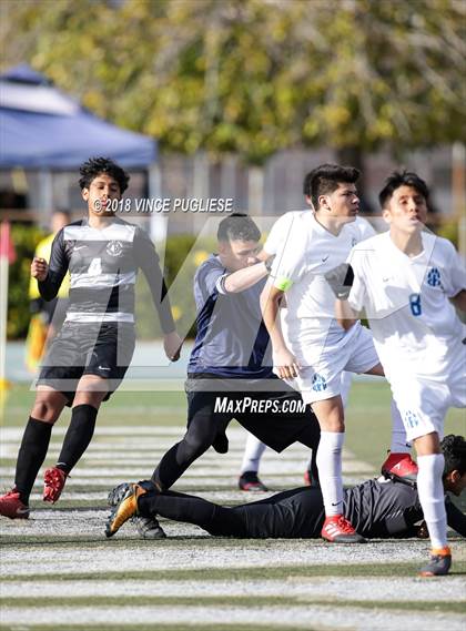 Thumbnail 2 in Robert F. Kennedy Community vs. Smidt Tech (CIF LACS D3 Final) photogallery.