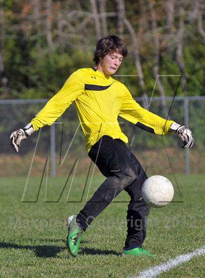 Thumbnail 2 in Mt. Vernon vs Marion (Class 2A Regional Finals) photogallery.