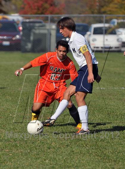 Thumbnail 3 in Mt. Vernon vs Marion (Class 2A Regional Finals) photogallery.