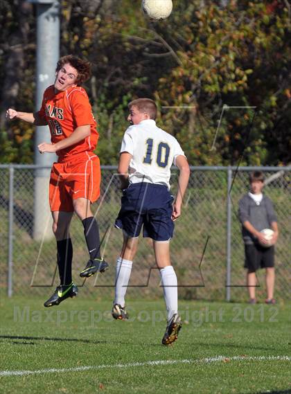 Thumbnail 3 in Mt. Vernon vs Marion (Class 2A Regional Finals) photogallery.