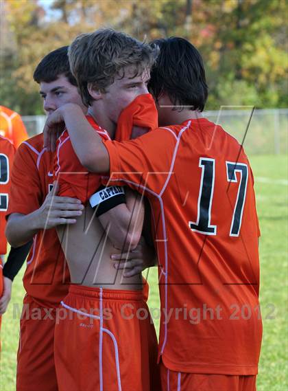 Thumbnail 2 in Mt. Vernon vs Marion (Class 2A Regional Finals) photogallery.