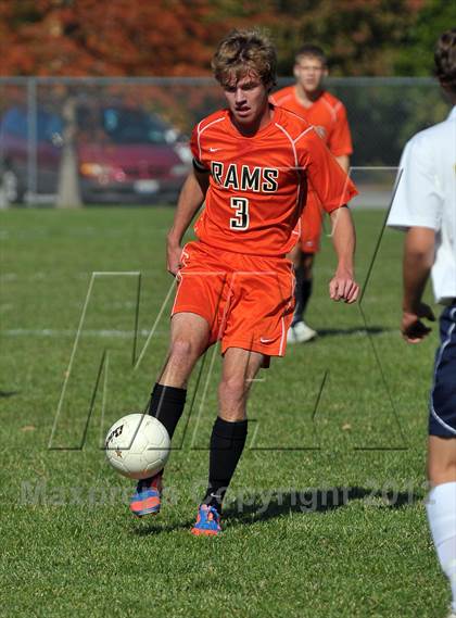 Thumbnail 3 in Mt. Vernon vs Marion (Class 2A Regional Finals) photogallery.