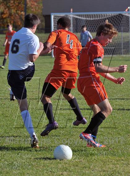 Thumbnail 3 in Mt. Vernon vs Marion (Class 2A Regional Finals) photogallery.