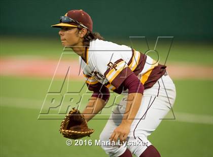 Thumbnail 3 in Strake Jesuit vs Deer Park (UIL 6A Regional Semifinal) photogallery.