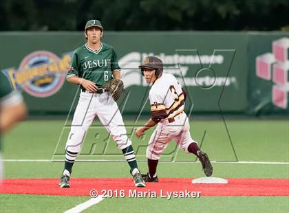 Thumbnail 3 in Strake Jesuit vs Deer Park (UIL 6A Regional Semifinal) photogallery.