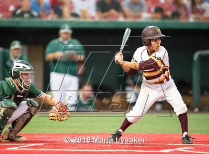 Thumbnail 1 in Strake Jesuit vs Deer Park (UIL 6A Regional Semifinal) photogallery.