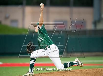 Thumbnail 2 in Strake Jesuit vs Deer Park (UIL 6A Regional Semifinal) photogallery.