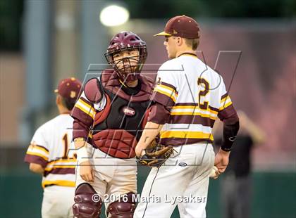 Thumbnail 2 in Strake Jesuit vs Deer Park (UIL 6A Regional Semifinal) photogallery.