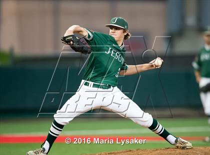 Thumbnail 3 in Strake Jesuit vs Deer Park (UIL 6A Regional Semifinal) photogallery.