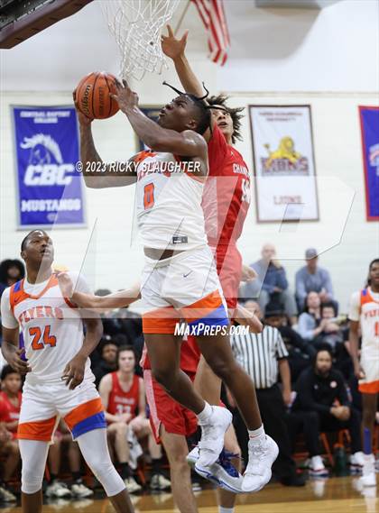 Thumbnail 1 in Chaminade vs. East St. Louis photogallery.