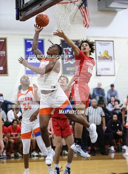 Thumbnail 2 in Chaminade vs. East St. Louis photogallery.