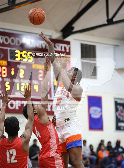 Thumbnail 1 in Chaminade vs. East St. Louis photogallery.