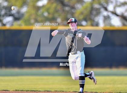 Thumbnail 3 in Hutto @ Vandegrift photogallery.