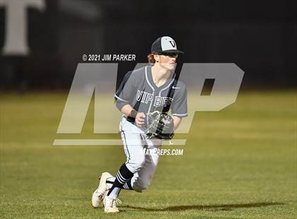 Thumbnail 3 in Hutto @ Vandegrift photogallery.