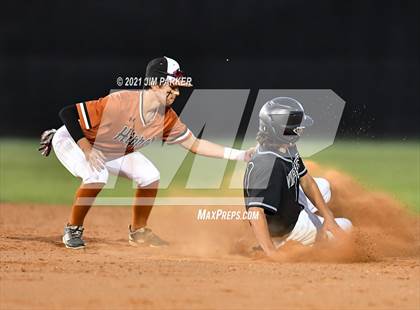 Thumbnail 2 in Hutto @ Vandegrift photogallery.