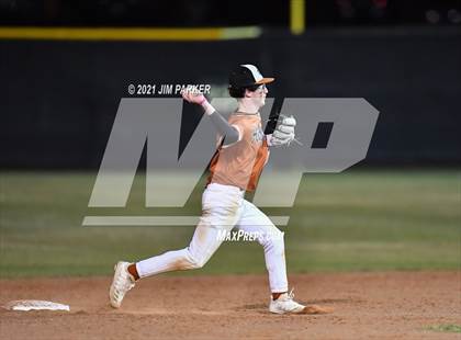 Thumbnail 3 in Hutto @ Vandegrift photogallery.