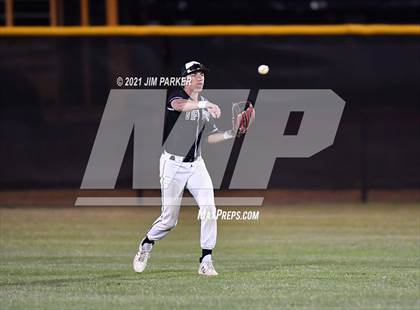 Thumbnail 3 in Hutto @ Vandegrift photogallery.