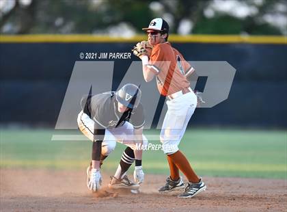 Thumbnail 3 in Hutto @ Vandegrift photogallery.