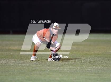 Thumbnail 3 in Hutto @ Vandegrift photogallery.