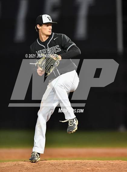 Thumbnail 1 in Hutto @ Vandegrift photogallery.