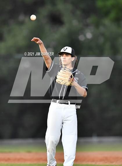 Thumbnail 3 in Hutto @ Vandegrift photogallery.