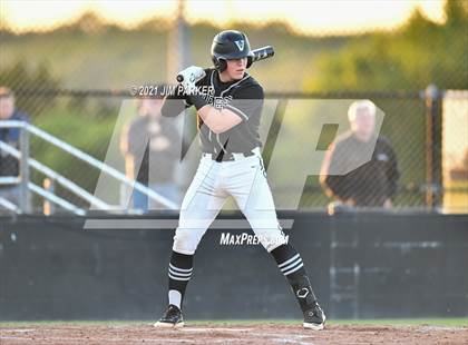 Thumbnail 3 in Hutto @ Vandegrift photogallery.
