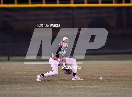 Thumbnail 1 in Hutto @ Vandegrift photogallery.