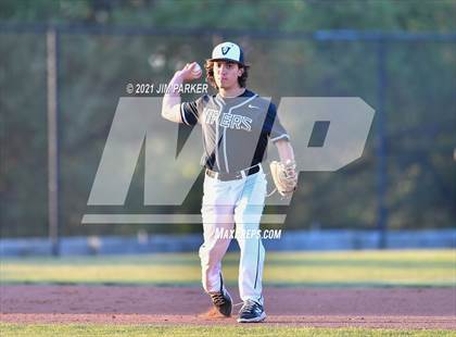 Thumbnail 1 in Hutto @ Vandegrift photogallery.