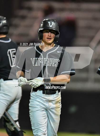 Thumbnail 2 in Hutto @ Vandegrift photogallery.