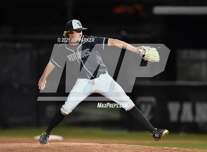 Thumbnail 1 in Hutto @ Vandegrift photogallery.