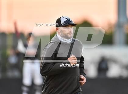 Thumbnail 3 in Hutto @ Vandegrift photogallery.
