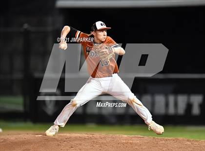 Thumbnail 3 in Hutto @ Vandegrift photogallery.