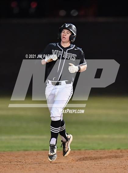 Thumbnail 1 in Hutto @ Vandegrift photogallery.