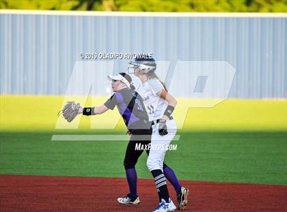 Thumbnail 2 in Independence @ Wylie East photogallery.