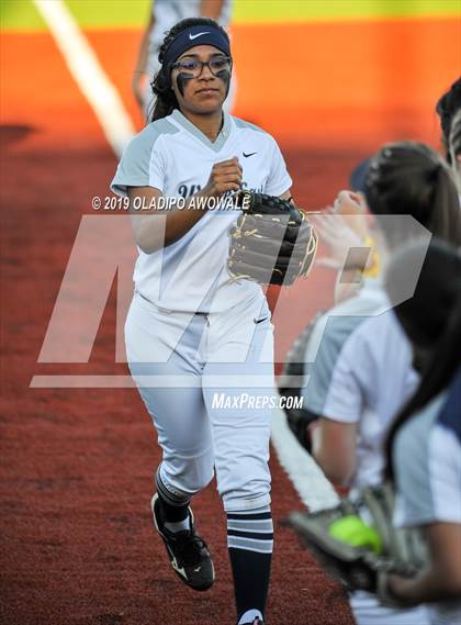 Thumbnail 2 in Independence @ Wylie East photogallery.