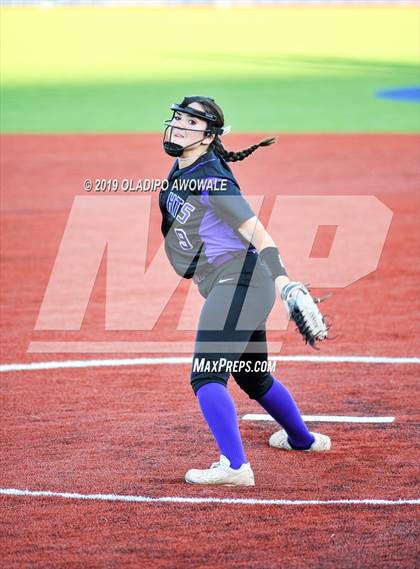 Thumbnail 3 in Independence @ Wylie East photogallery.
