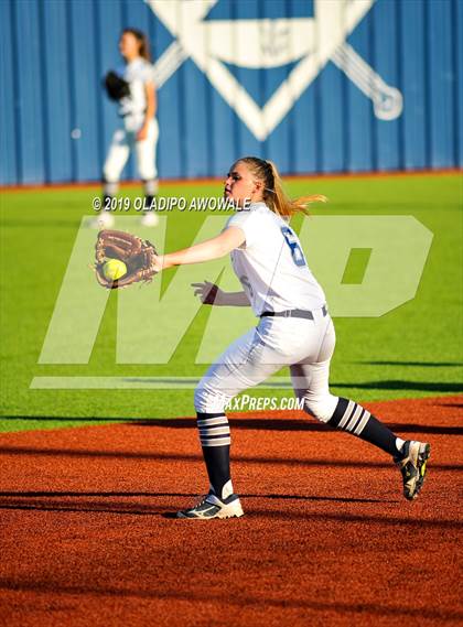 Thumbnail 1 in Independence @ Wylie East photogallery.