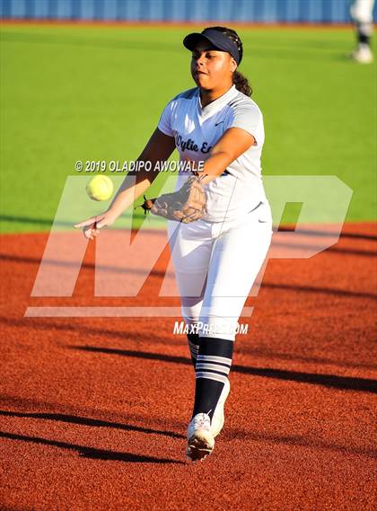 Thumbnail 3 in Independence @ Wylie East photogallery.