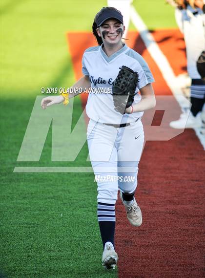Thumbnail 2 in Independence @ Wylie East photogallery.