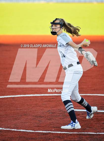 Thumbnail 2 in Independence @ Wylie East photogallery.