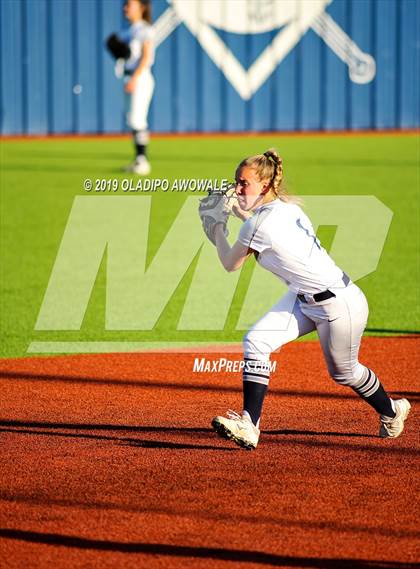 Thumbnail 2 in Independence @ Wylie East photogallery.