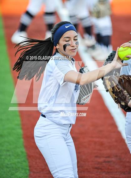 Thumbnail 2 in Independence @ Wylie East photogallery.