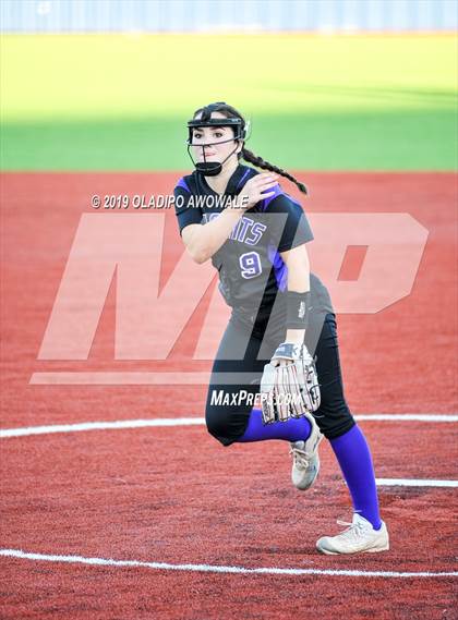 Thumbnail 2 in Independence @ Wylie East photogallery.