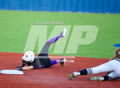 Thumbnail 3 in Independence @ Wylie East photogallery.