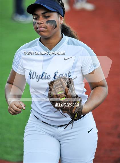 Thumbnail 2 in Independence @ Wylie East photogallery.